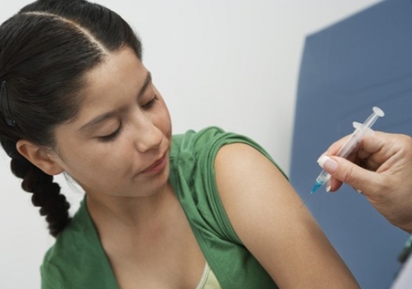 Adolescentes têm até dezembro para se vacinar contra HPV