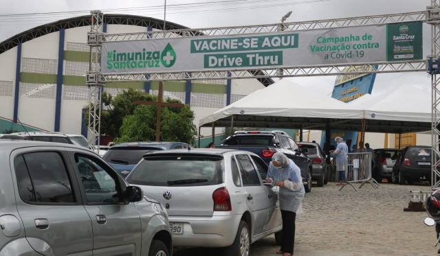  Santa Cruz vacina idosos entre 67 e 69 anos