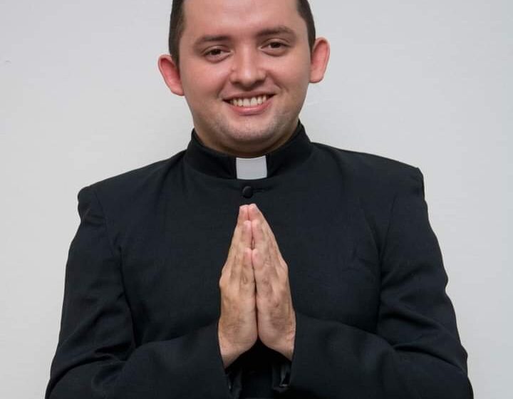  Santa-cruzense Janailson Campelo será ordenado padre da Arquidiocese de Natal nesta quarta-feira (16)