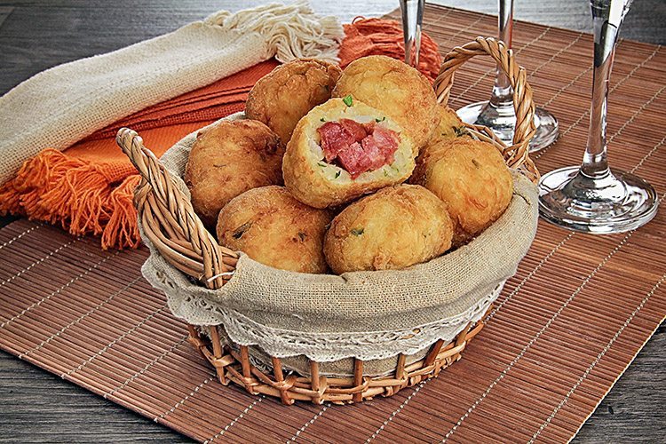  Bolinho de Arroz Recheado com Calabresa