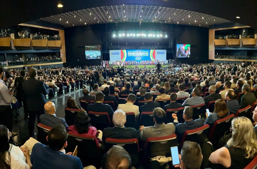  Encontro de prefeitos promove integração de municípios de fronteiras