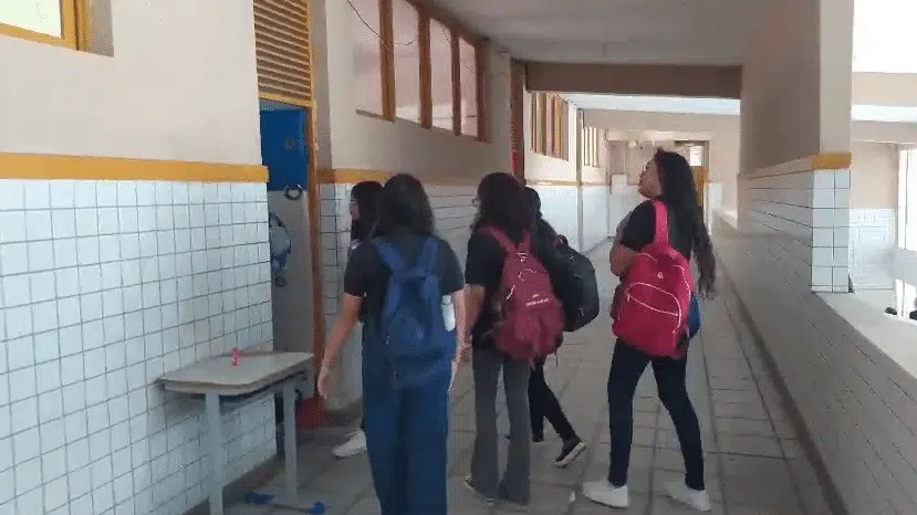  Alunos da rede estadual do RN retornam às aulas nesta segunda-feira 10 com restrições de uso dos celulares