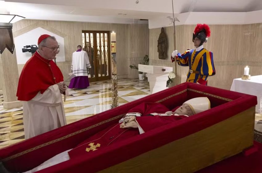 Funeral do papa Francisco será no sábado às 5h