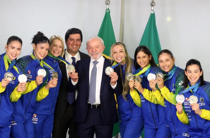  Lula anuncia criação de universidade dos esportes