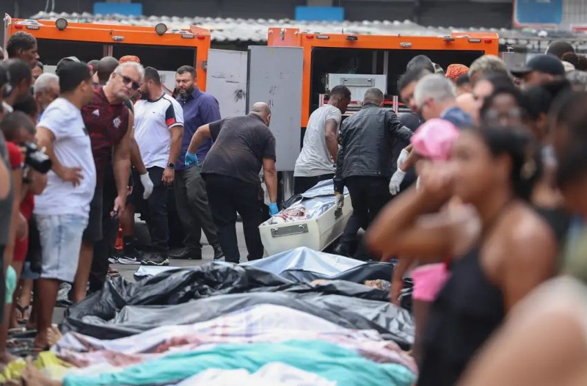  Moradores retiram cerca de 60 corpos em área de mata após operação