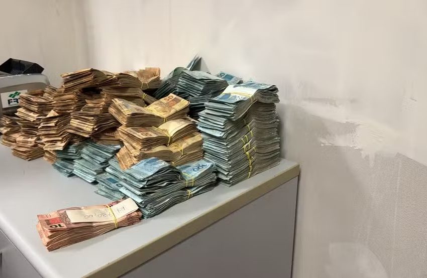  Investigado por contrabando é preso ao ser flagrado pela PF com material de abuso sexual infantojuvenil