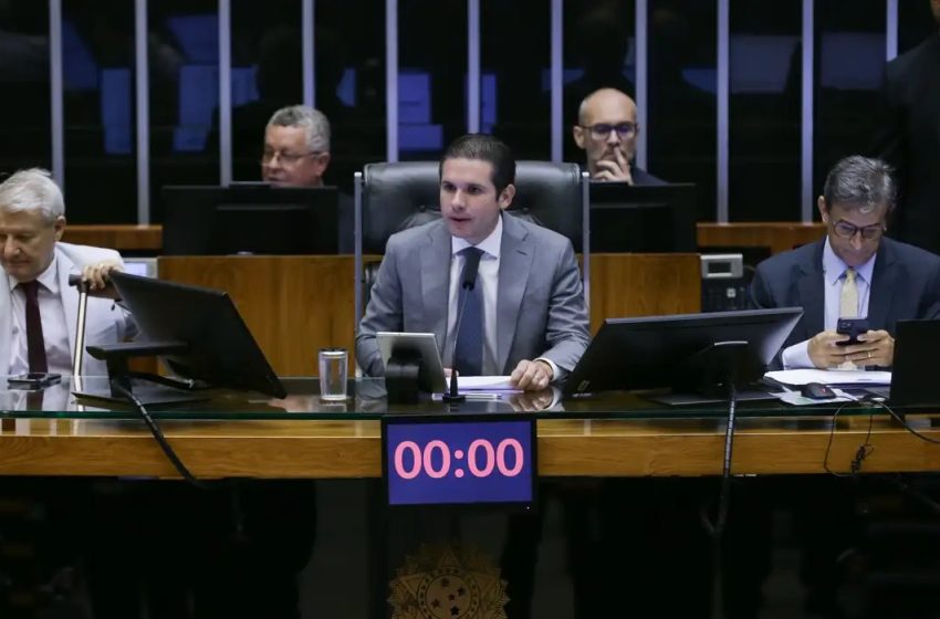  Câmara aprova texto para regulamentar pontos da reforma tributária