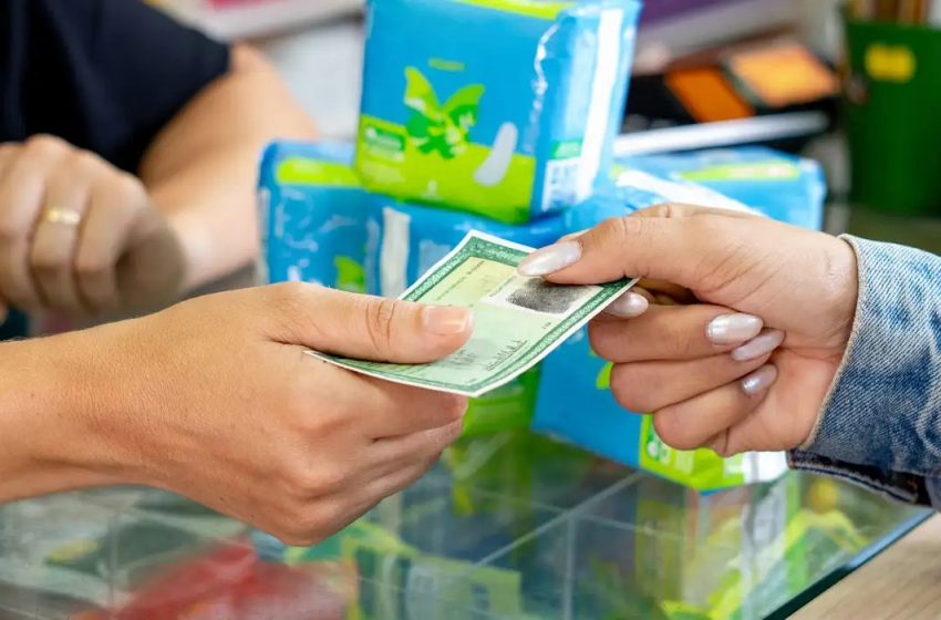  Beneficiárias recebem mensagens sobre retirada de absorventes no SUS