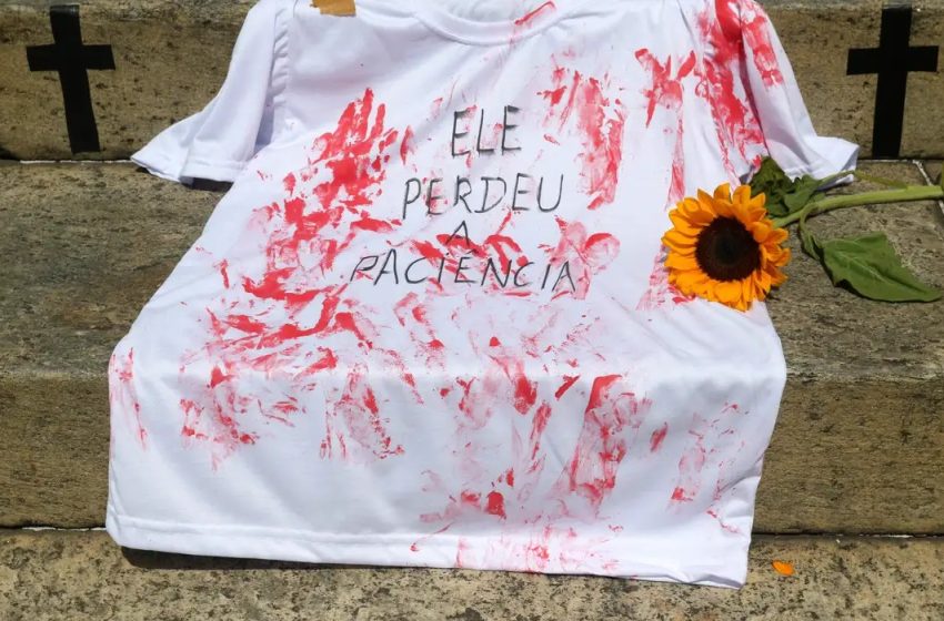  Mulheres vão às ruas em todo país para protestar contra o feminicídio