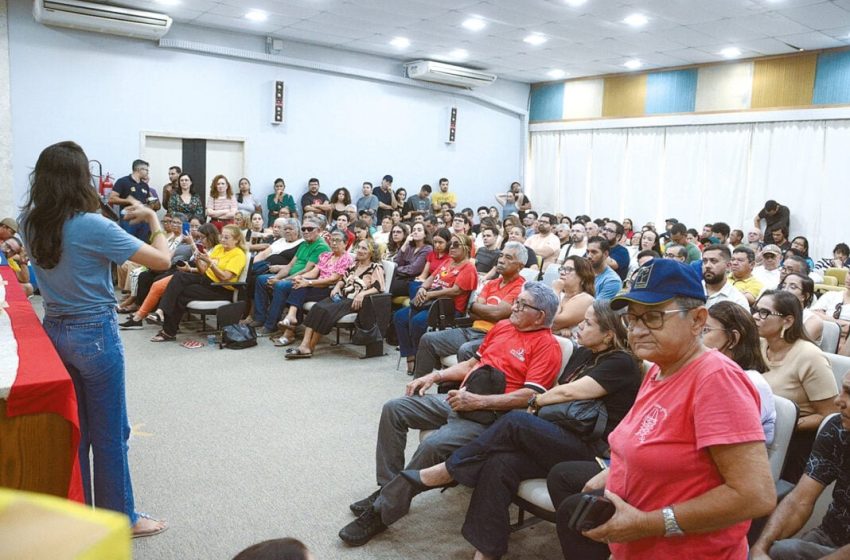 Servidores da UFRN entram em greve por tempo indeterminado