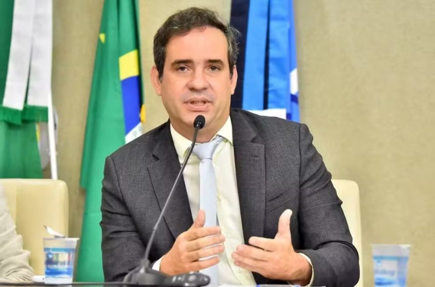  Pré-candidato ao governo do RN, Cadu Xavier (PT) pede exoneração da Secretaria de Fazenda
