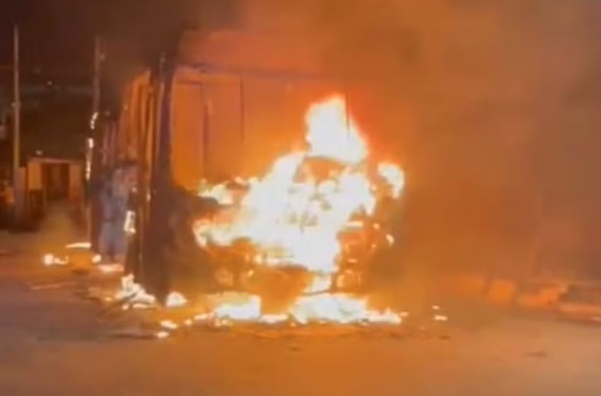  Ônibus incendiados, tiros e barricadas: dois bairros são alvos de ataques criminosos em Natal
