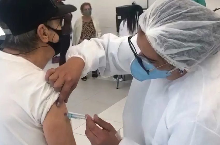  Saúde envia 2,2 milhões de doses da vacina de covid-19 aos estados