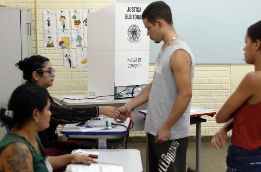  Com envelhecimento da população, eleitorado jovem recua 22% em 16 anos