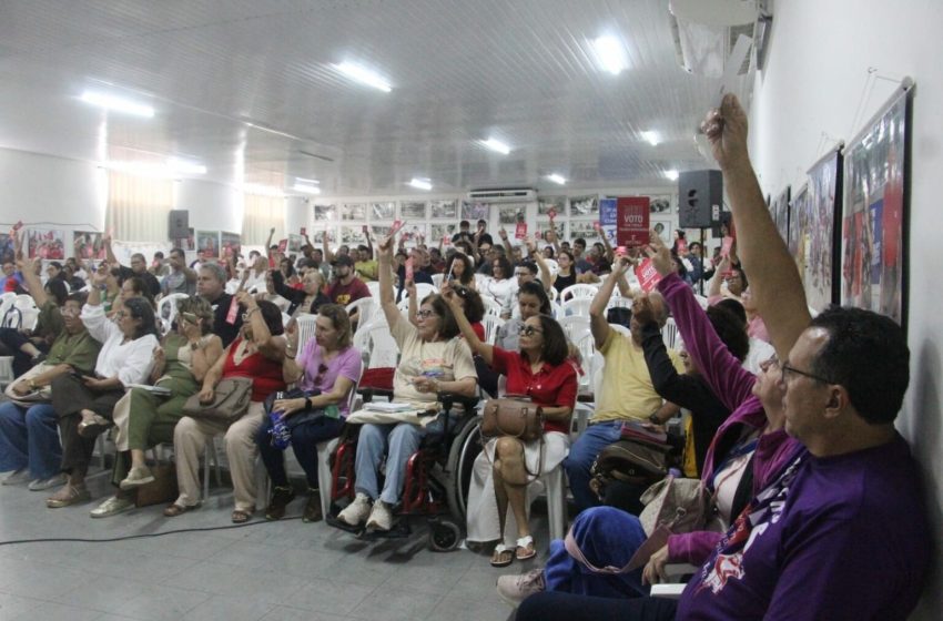  Professores da rede estadual aprovam paralisação por 24h na próxima segunda-feira