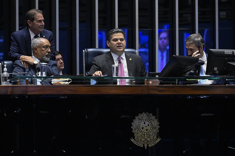  6×1: Alcolumbre diz que já há assinaturas para acelerar tramitação da PEC